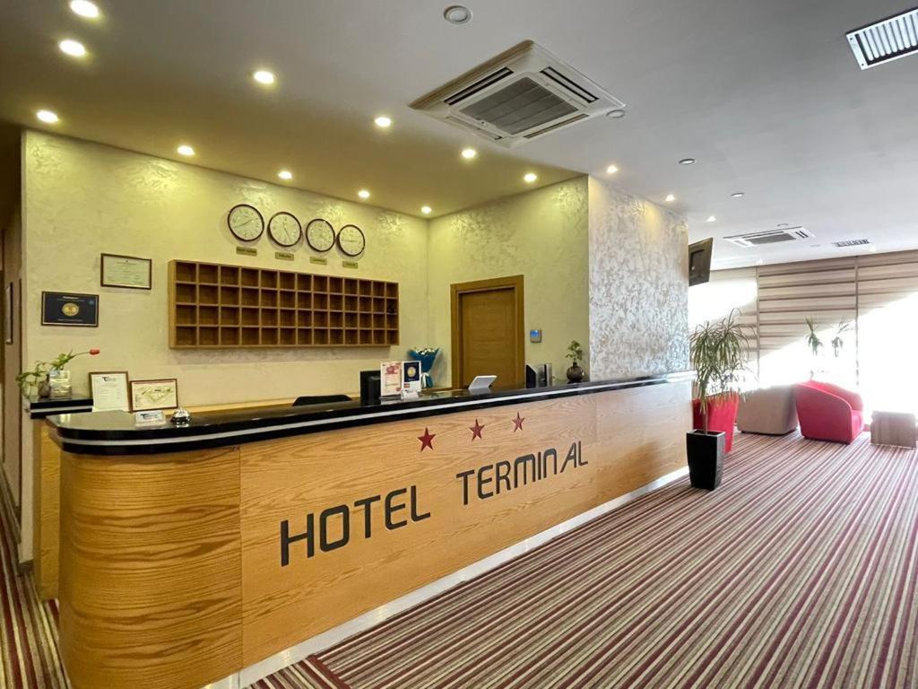 Hotel Terminal ティラナ エクステリア 写真