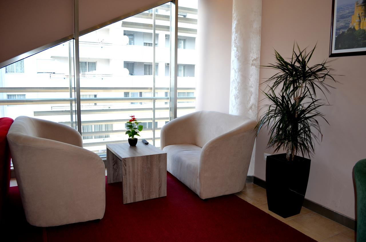 Hotel Terminal ティラナ エクステリア 写真